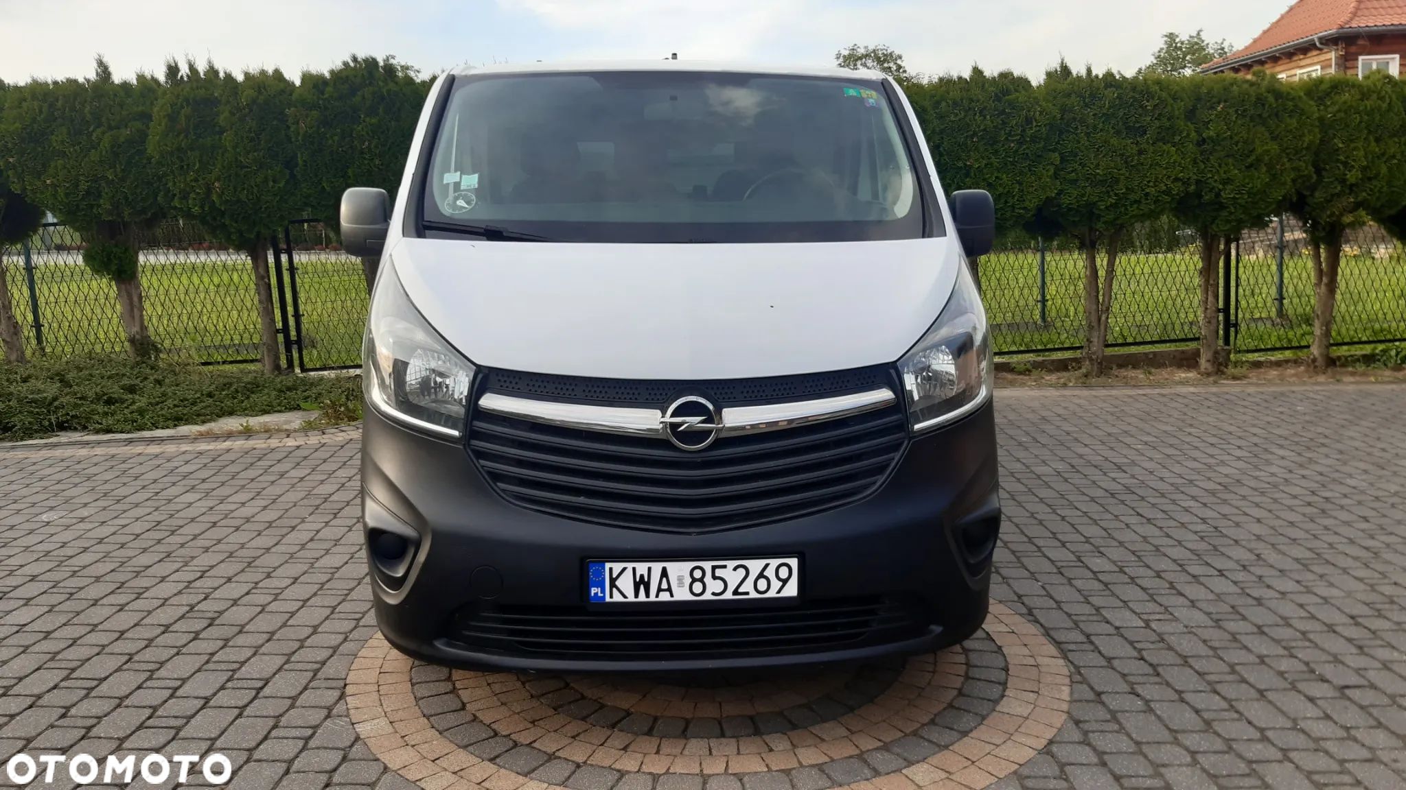 Opel Vivaro - 1