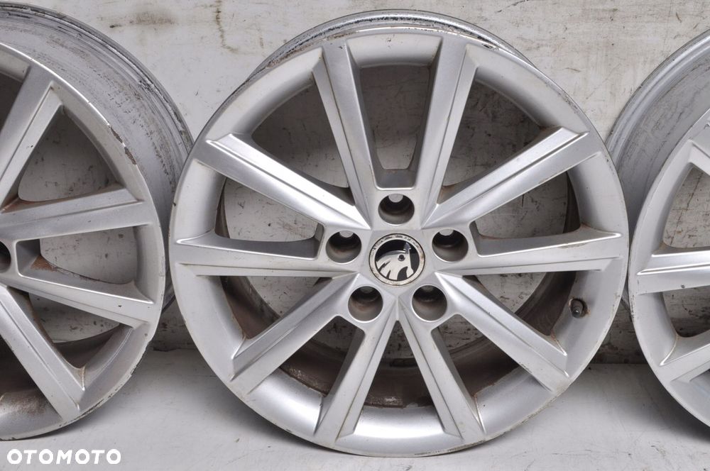 SKODA  FELGI ALUMINIOWE 5E0601025E 17 7.0 ET49 5X112 - 13