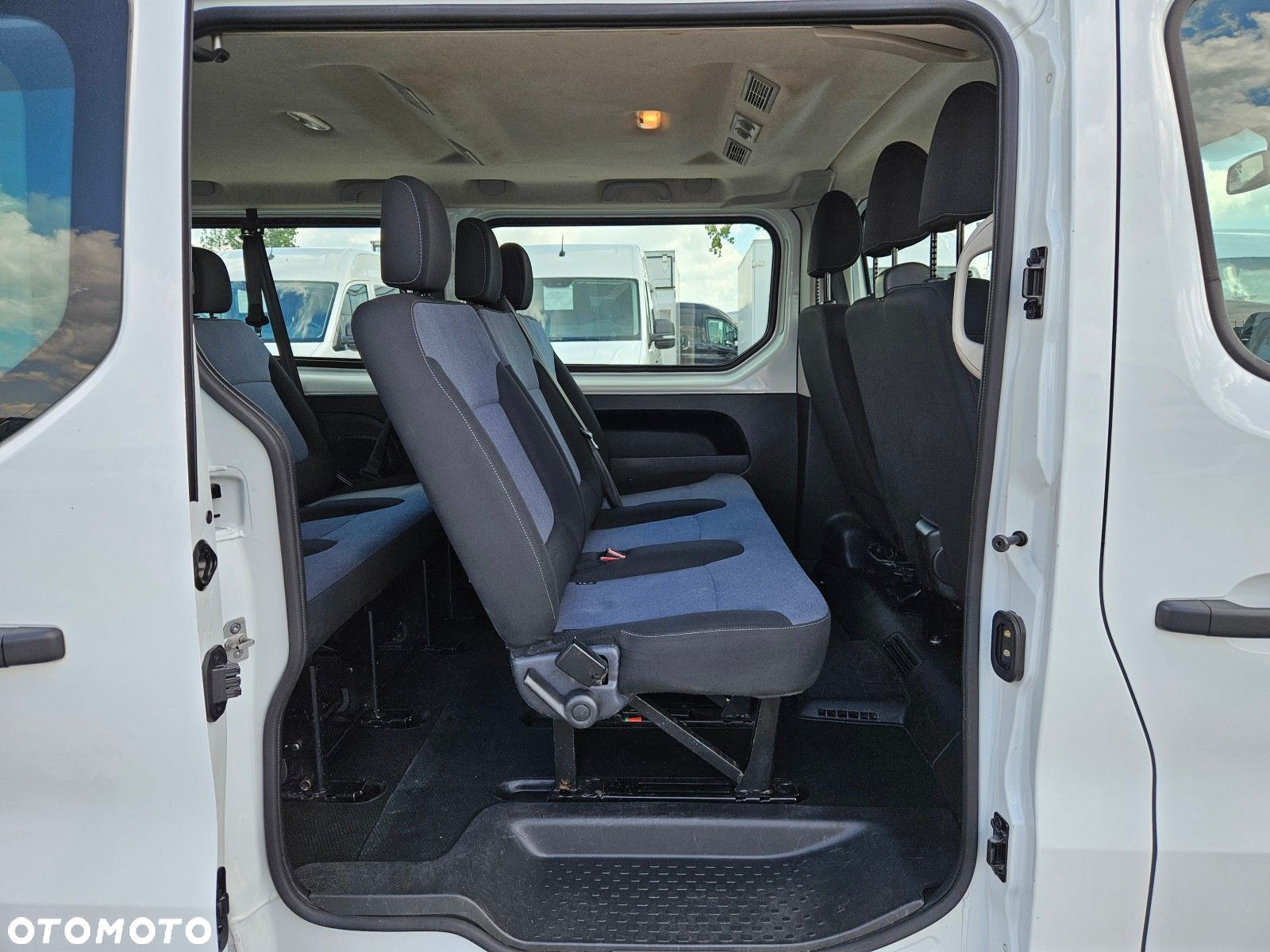 Opel Vivaro - 30