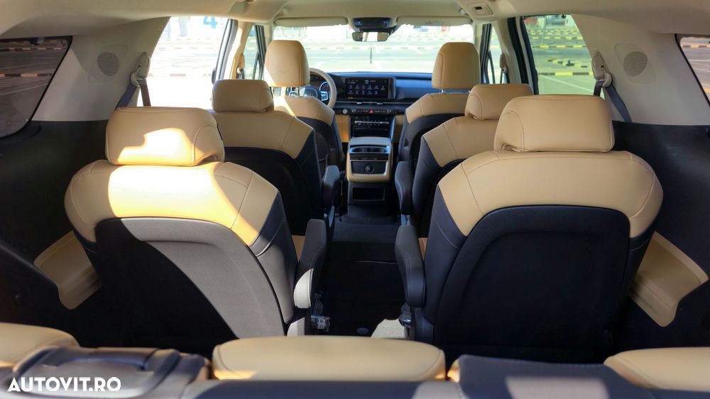Kia Carnival - 24