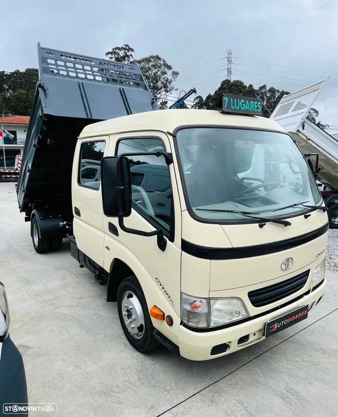 Toyota Dyna 6 lugares Tribascula - 5