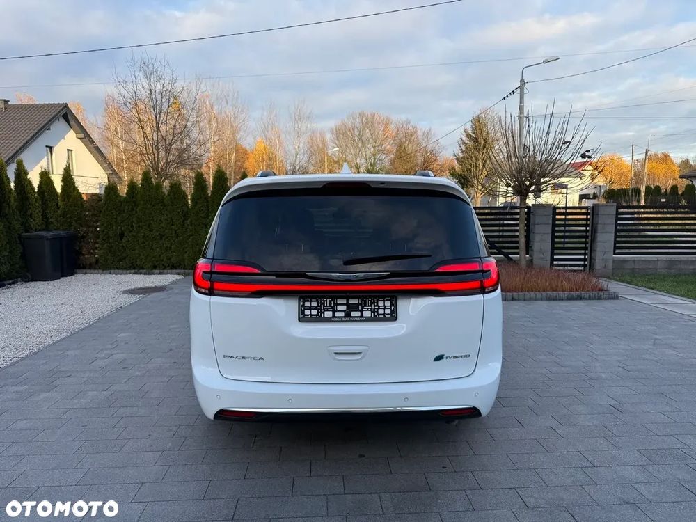 Chrysler Pacifica - 15