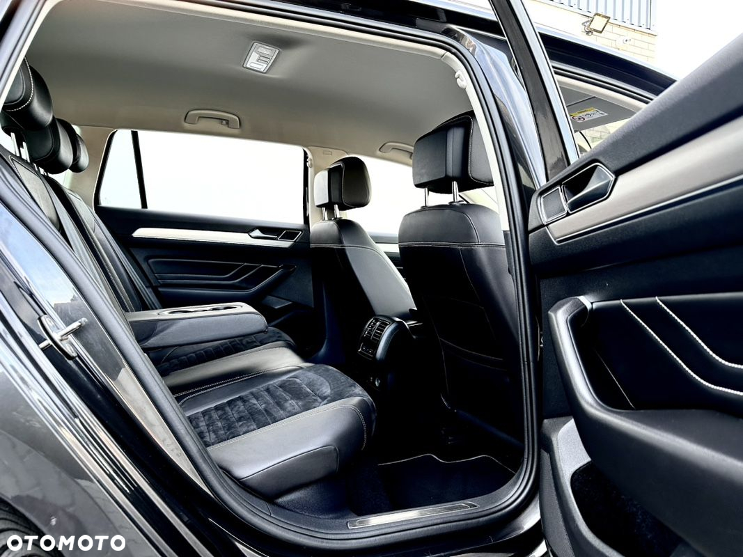 Volkswagen Passat Variant 2.0 TDI SCR DSG Highline - 25