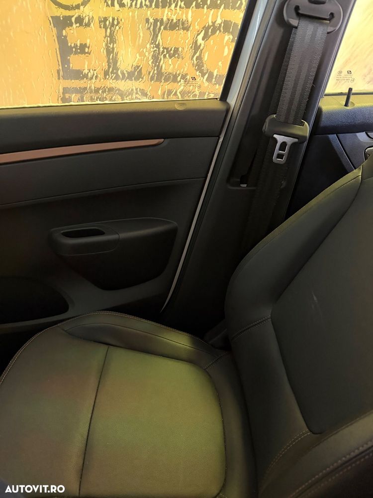 Dacia Spring Expression - 9