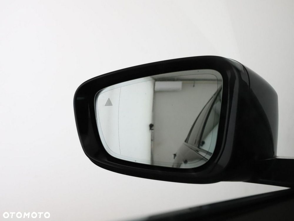 BMW Seria 5 520d Sport Line - 38