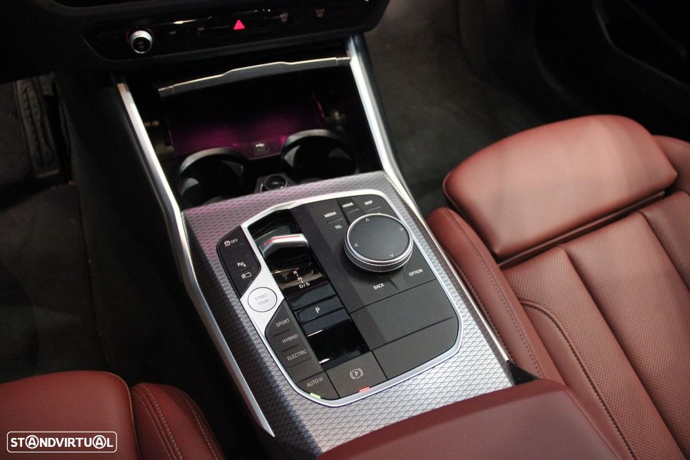 BMW 330 e Pack Desportivo M Auto - 20