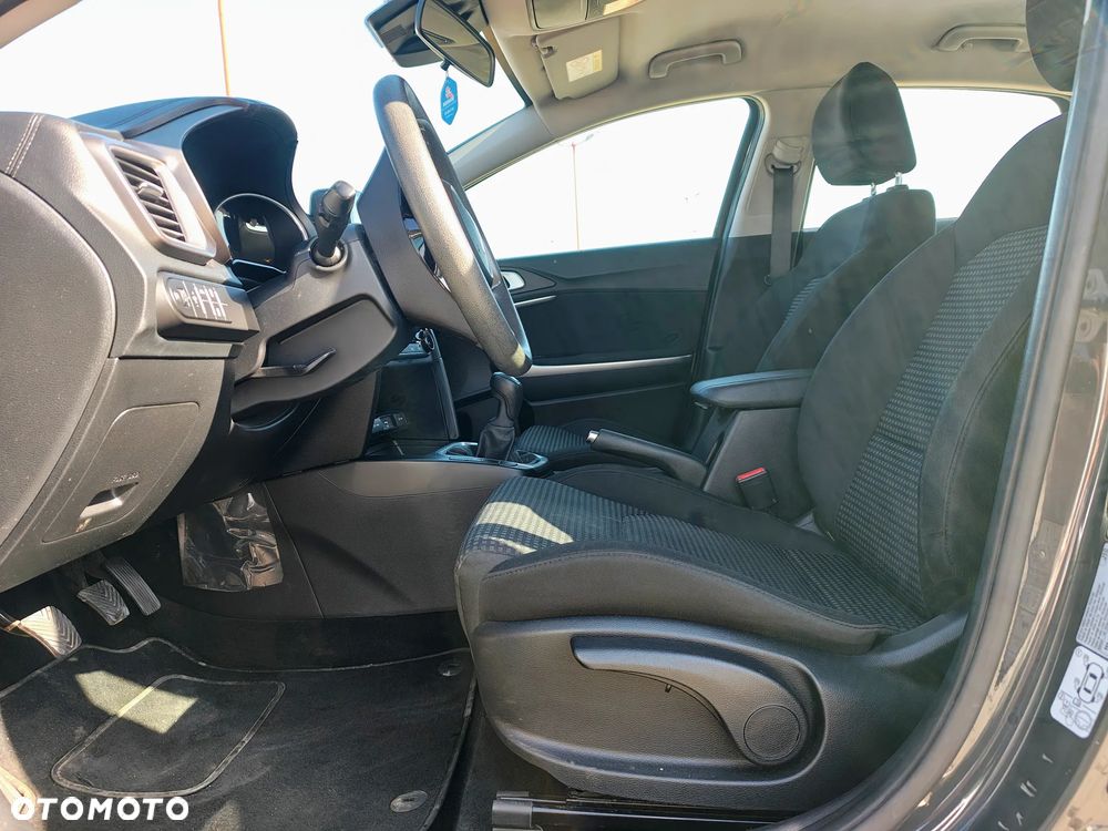 Kia Ceed - 13