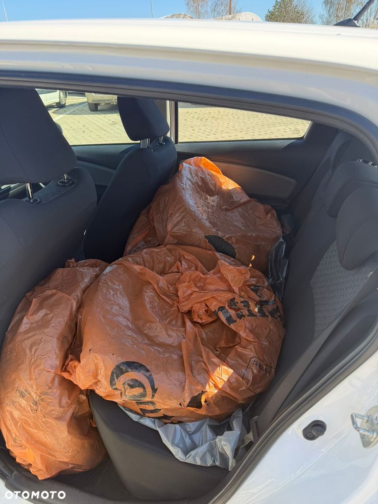 Toyota Yaris 1.0 Active - 13