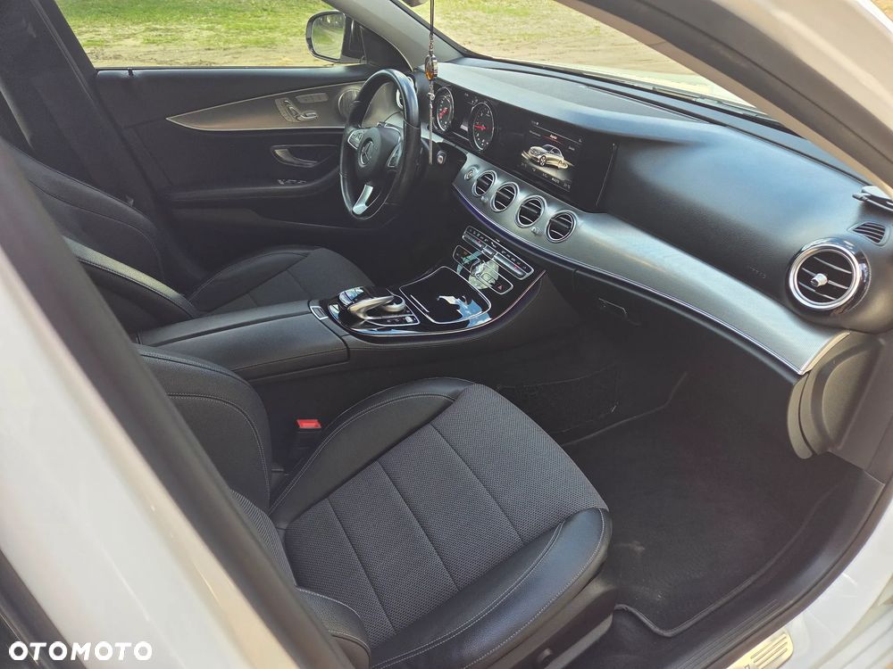 Mercedes-Benz Klasa E 220 d 9G-TRONIC - 9