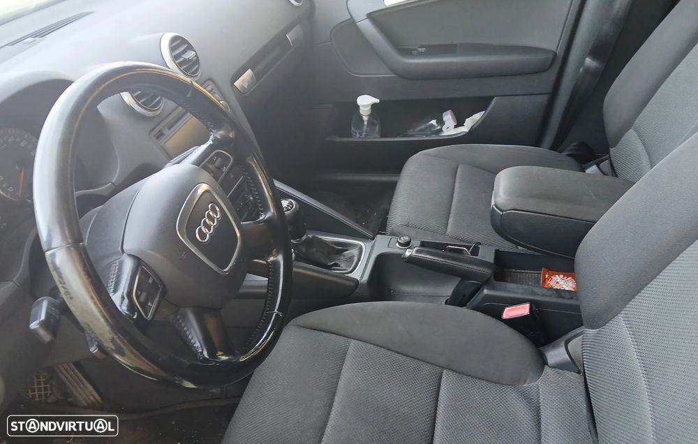 Audi A3 Sportback 1.6 TDI S line Sport Pack - 2