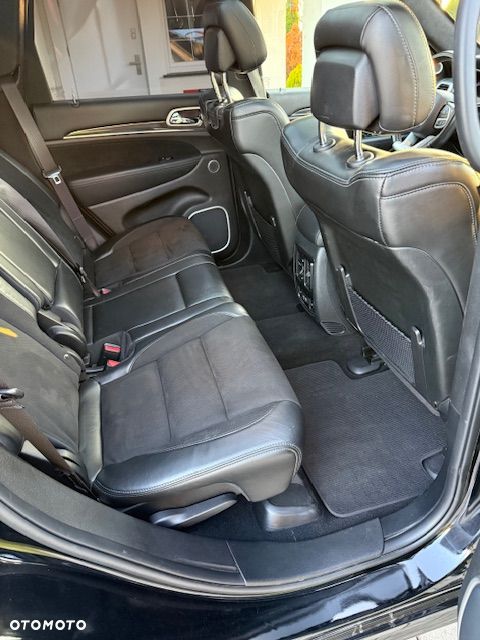 Jeep Grand Cherokee - 22