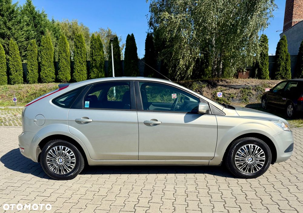 Ford Focus 1.6 Ambiente - 4