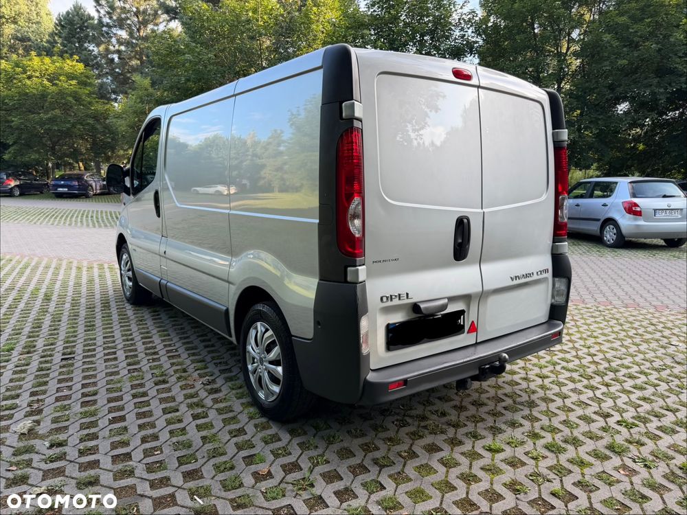 Opel Vivaro - 8