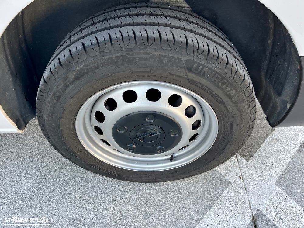 Opel Vivaro 2.0 - 19