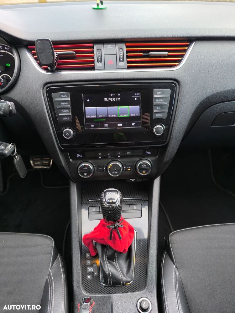 Skoda Octavia Combi 2.0 TDI DSG RS - 14