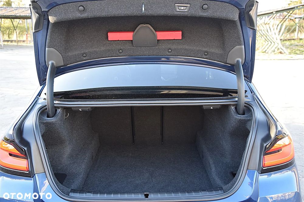 BMW Seria 5 520d MHEV - 13