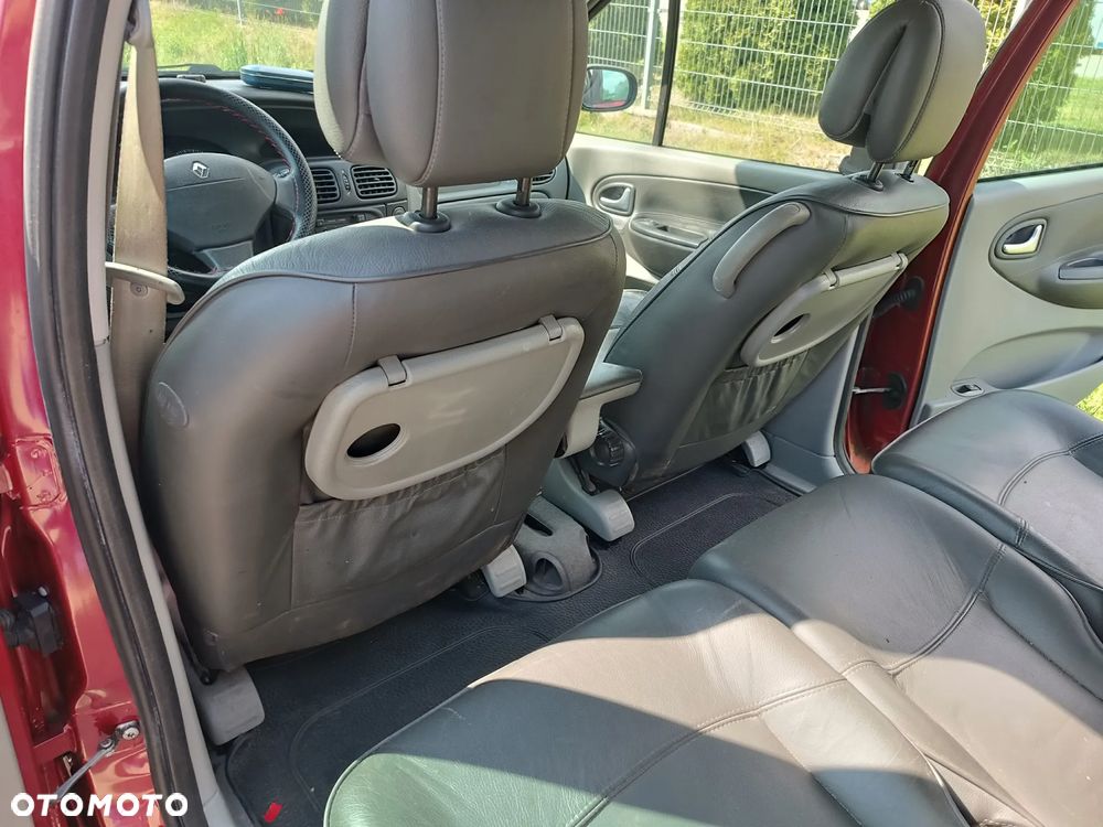 Renault Scenic 1.6 16V Privilege - 14