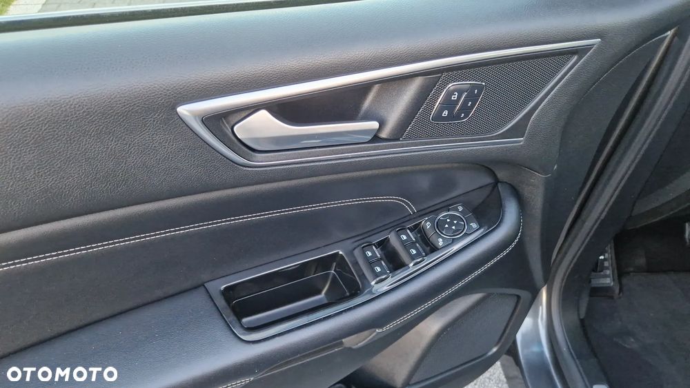 Ford Edge 2.0 TDCi Bi-Turbo 4x4 Titanium - 24