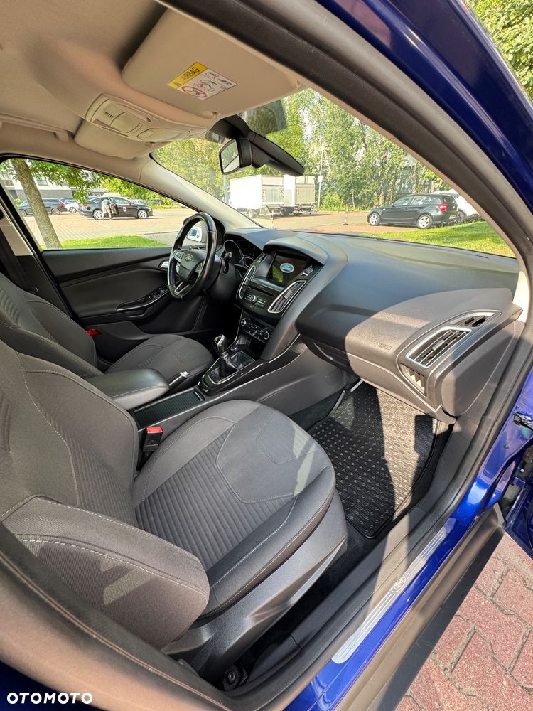 Ford Focus 1.6 Titanium - 12