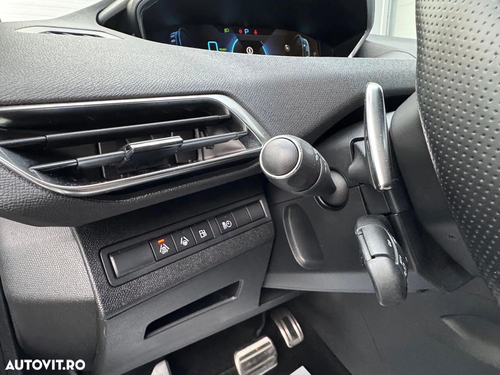 Peugeot 3008 225 e-EAT8 GT - 8