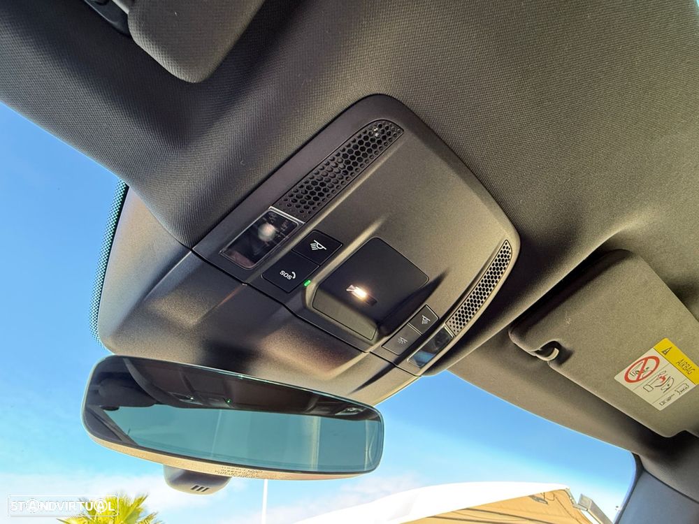 Porsche Taycan 4S - 38