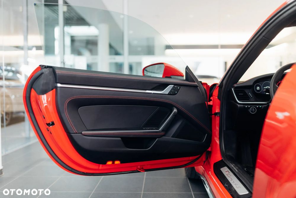 Porsche 911 Carrera 4S - 25