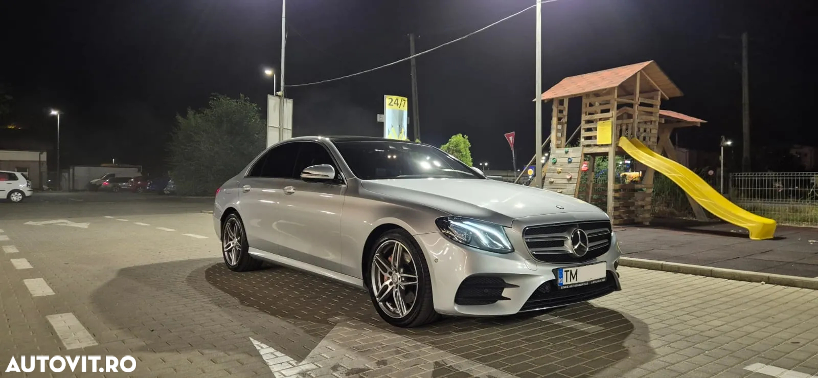 Mercedes-Benz E 220 d 9G-TRONIC AMG Line - 4