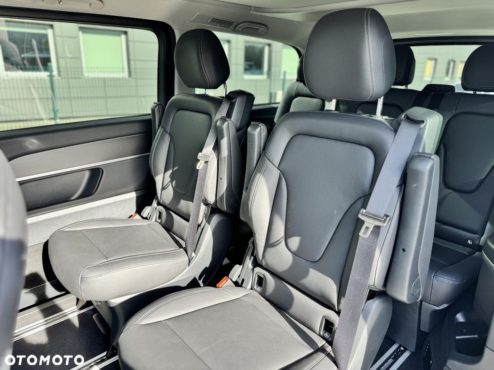 Mercedes-Benz Klasa V - 12