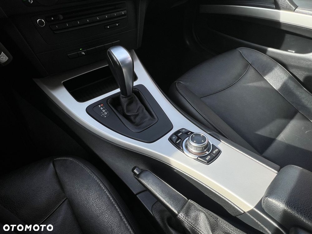 BMW Seria 3 318d DPF Edition Sport - 35