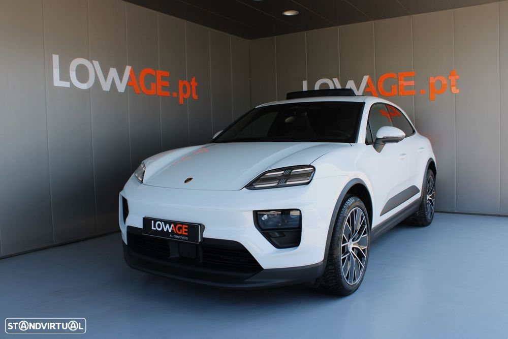 Porsche Macan Electric 4 - 17