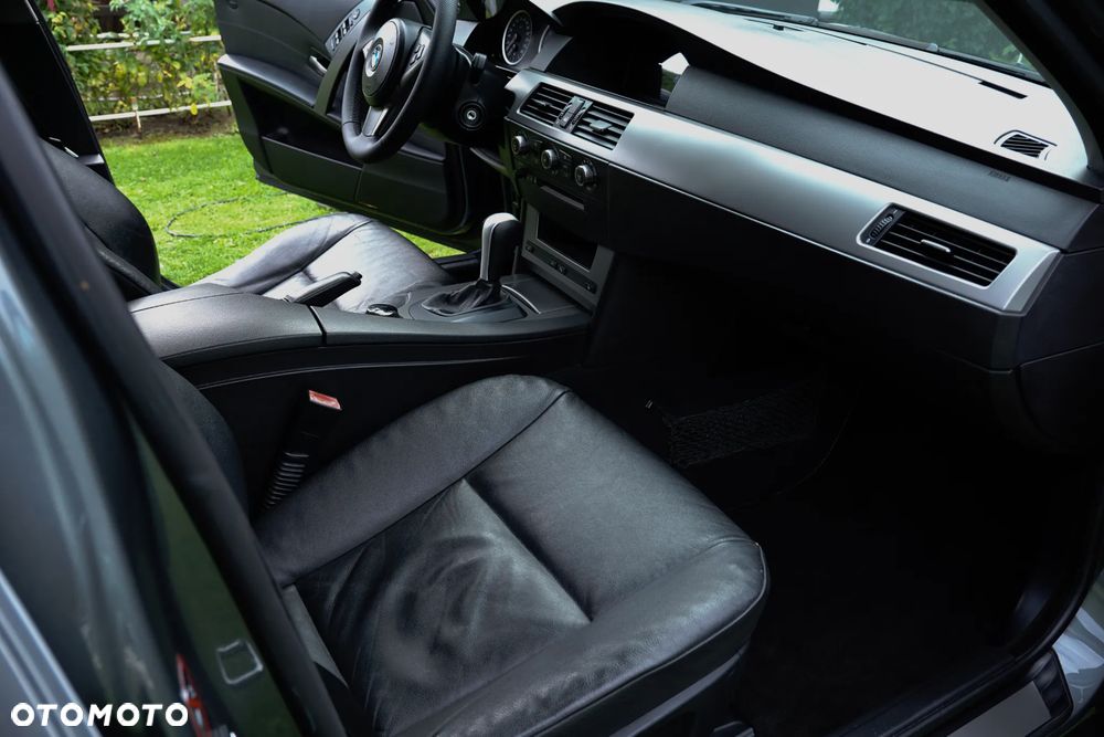 BMW Seria 5 523i - 13
