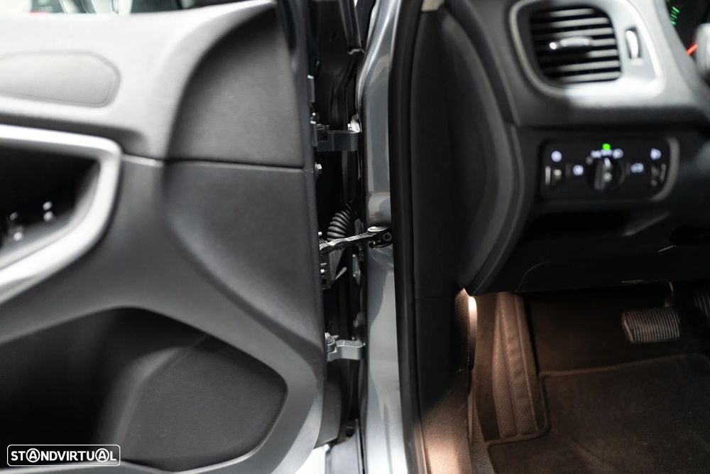 Volvo V40 2.0 D2 Kinetic Geartronic - 21