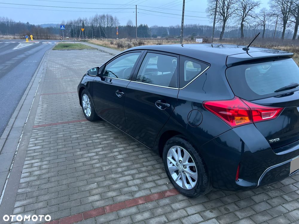 Toyota Auris 2.0 D-4D Dynamic - 26