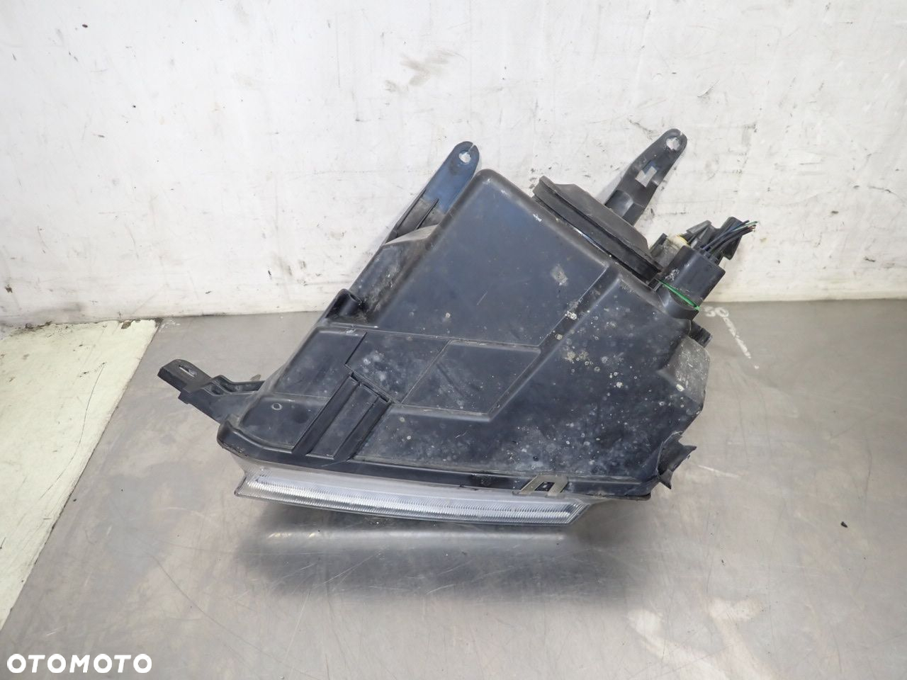 LAMPA PRAWA PRZEDNIA FORD FUSION 1.6 - 7