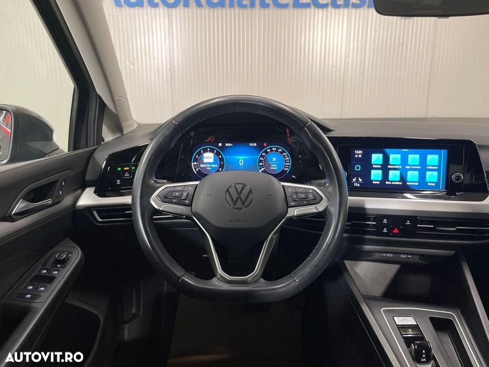 VOLKSWAGEN Golf 2023 — imagine 6