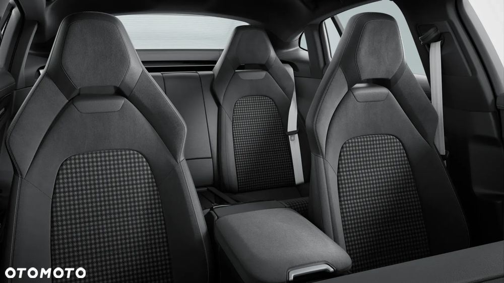 Porsche Panamera 4 - 8