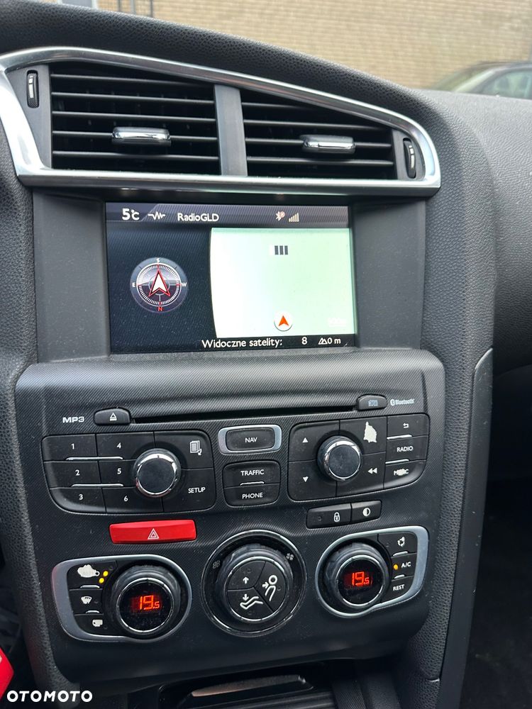 Citroën DS4 e-HDi 115 ETG6 SoChic - 9