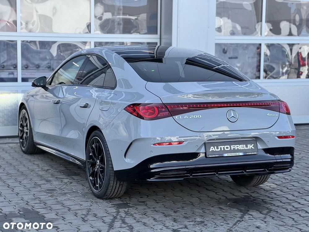 Mercedes-Benz CLA 200 mHEV 4-Matic 8G-DCT - 11