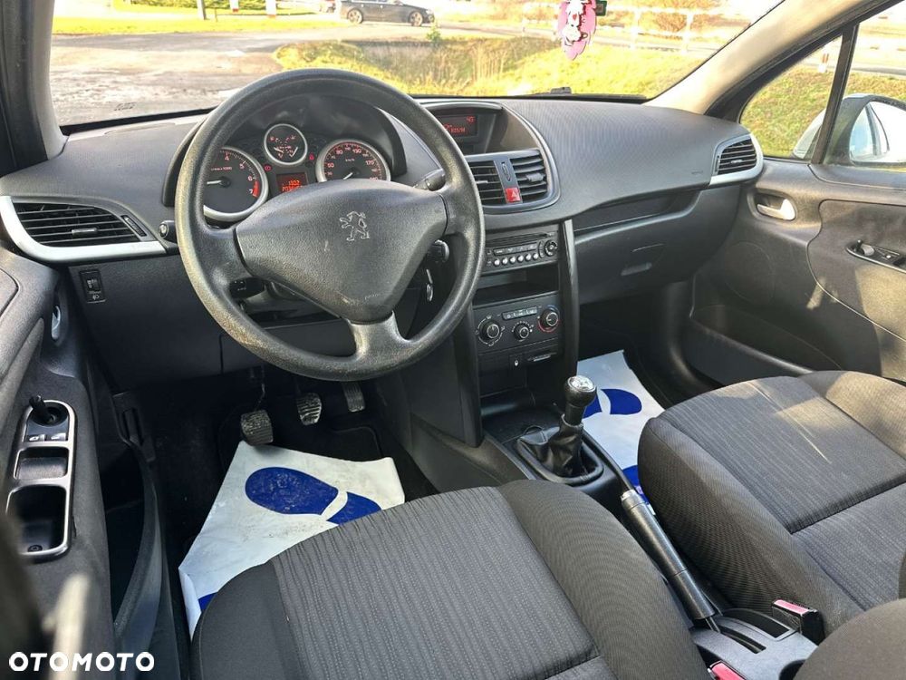 Peugeot 207 - 38