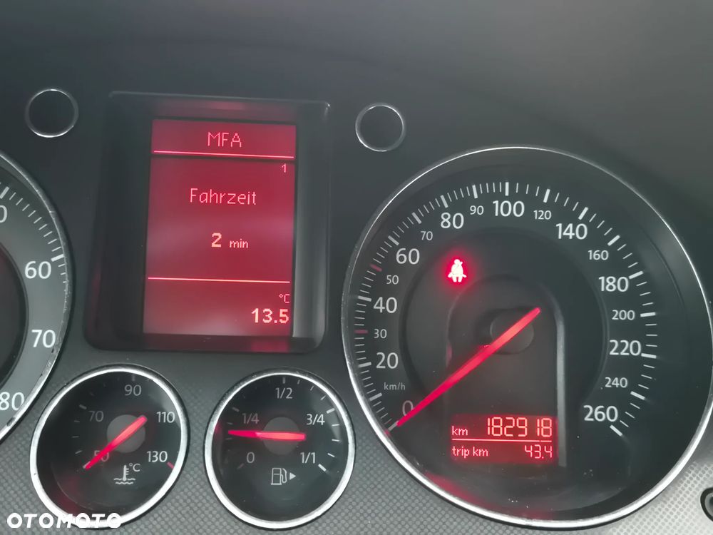 Volkswagen Passat 2.0 FSI Comfortline - 14