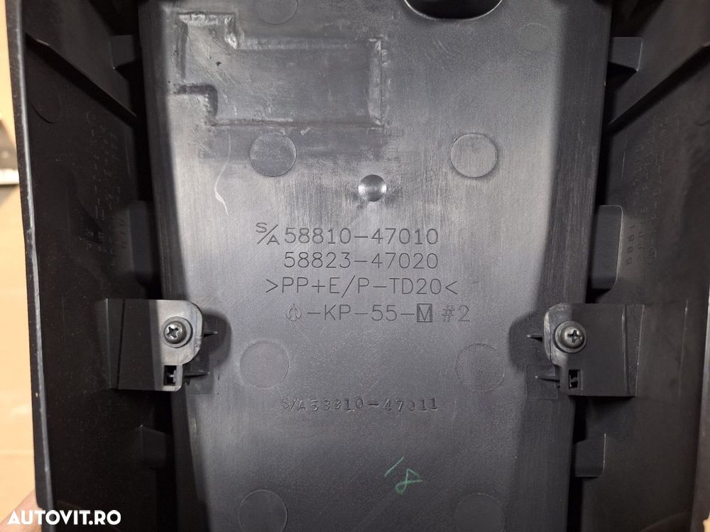 Consola centrala TOYOTA PRIUS _W3_ 2008 - >1.8 Hybrid 2ZR-FXE 58823-47020 - 4