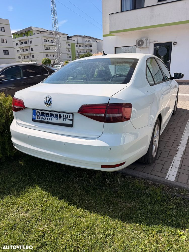 Volkswagen Jetta 1.2 TSI Trendline - 2