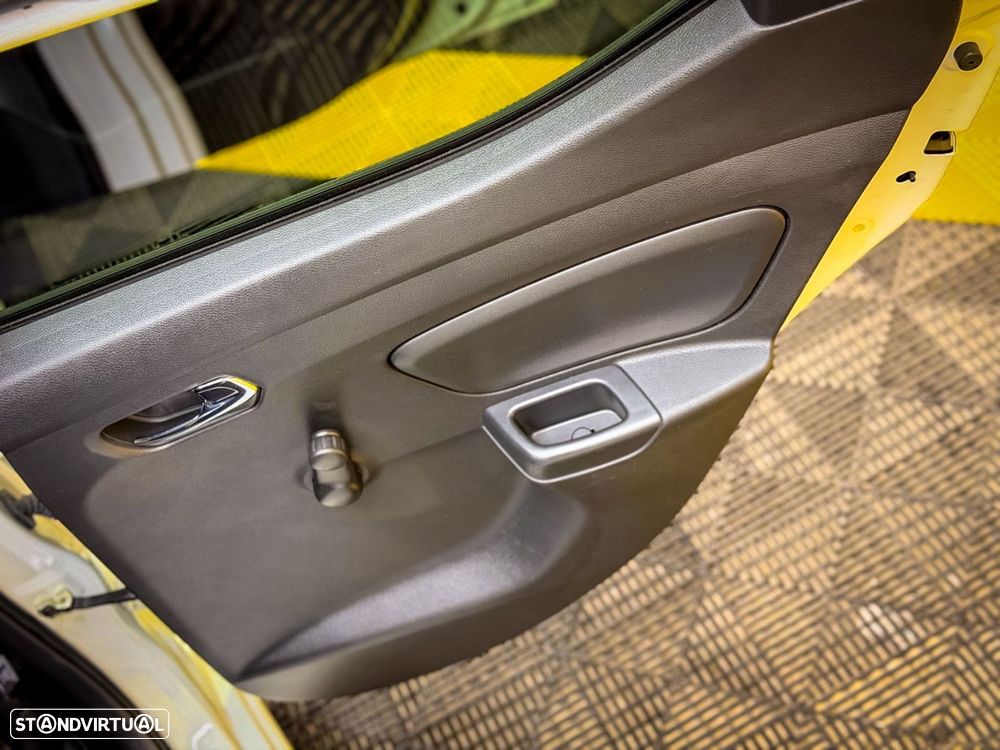 Nissan Micra 1.5 dCi N-Connecta Lifestyle S/S - 16