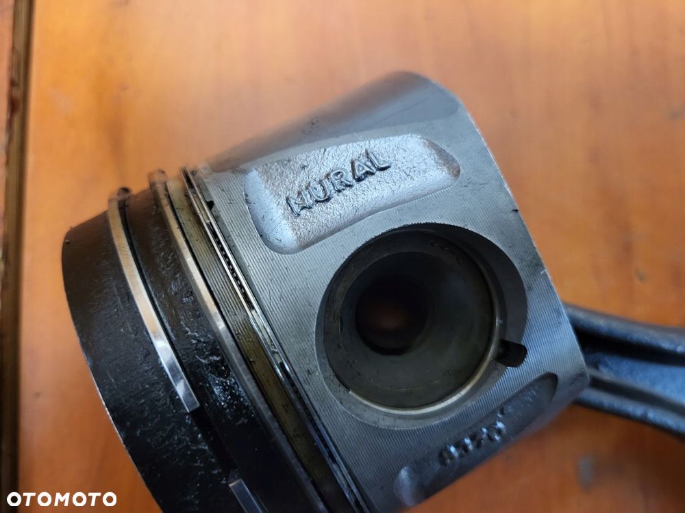 TŁOK KORBOWÓD MERCEDES W907 SPRINTER 3.0 CDI V6 2020R 642 899 EURO 6 - 3