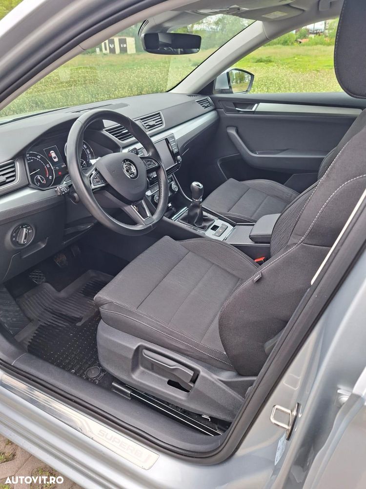 Skoda Superb 2.0 TDI Ambition - 2