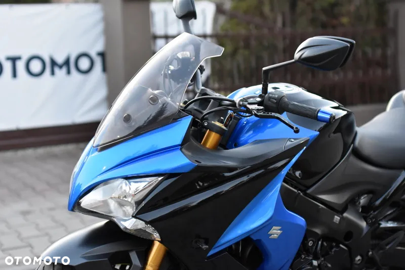 Suzuki GSX 1000 - 24