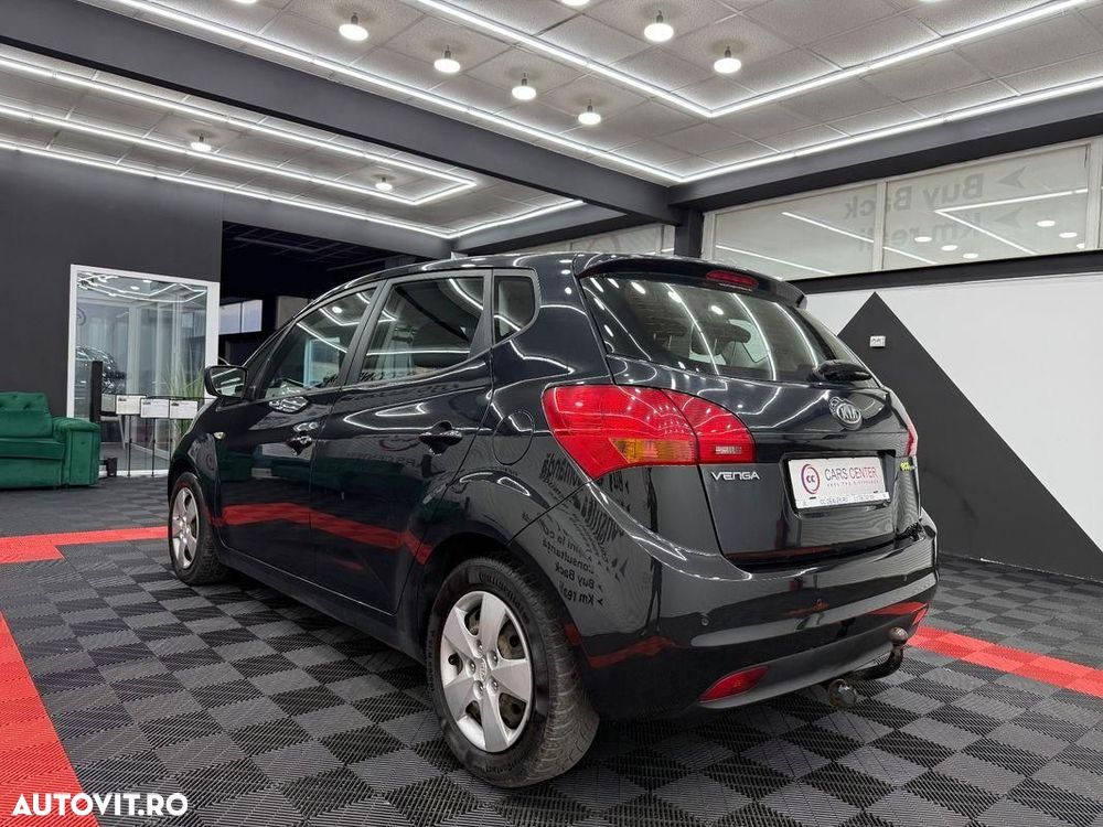 Kia Venga 1.6 CRDi 128 Black Collection - 4
