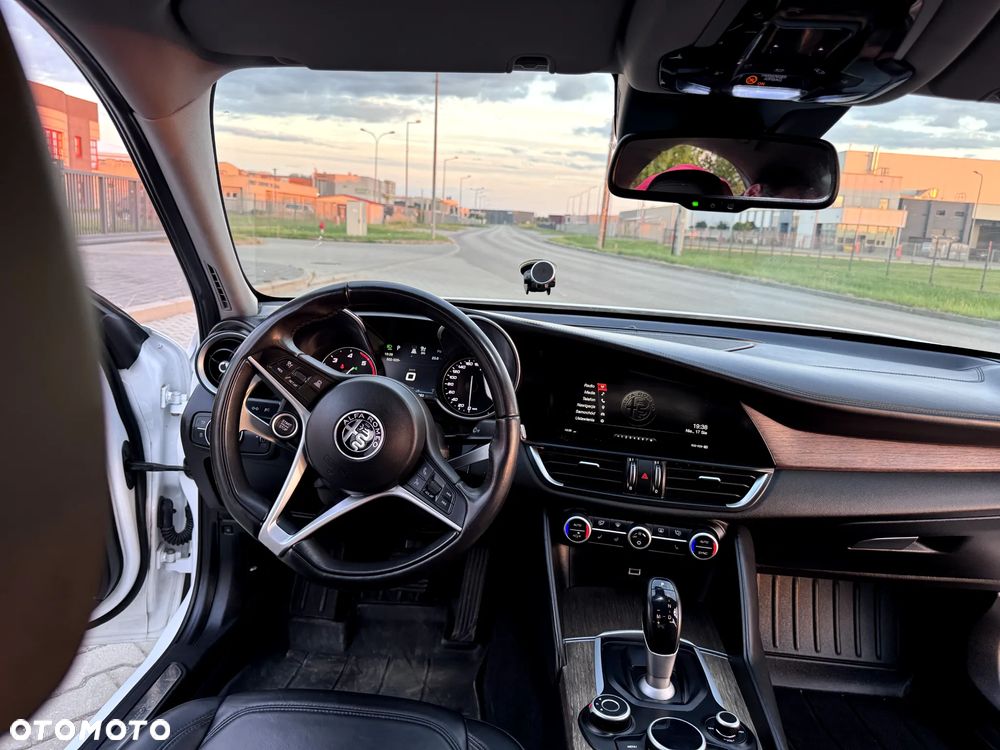 Alfa Romeo Giulia 2.2 Diesel AT8 Super - 16