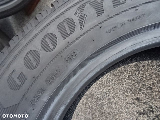 205/65/R16C 107/105T Goodyear Efficient Grip Cargo - 7