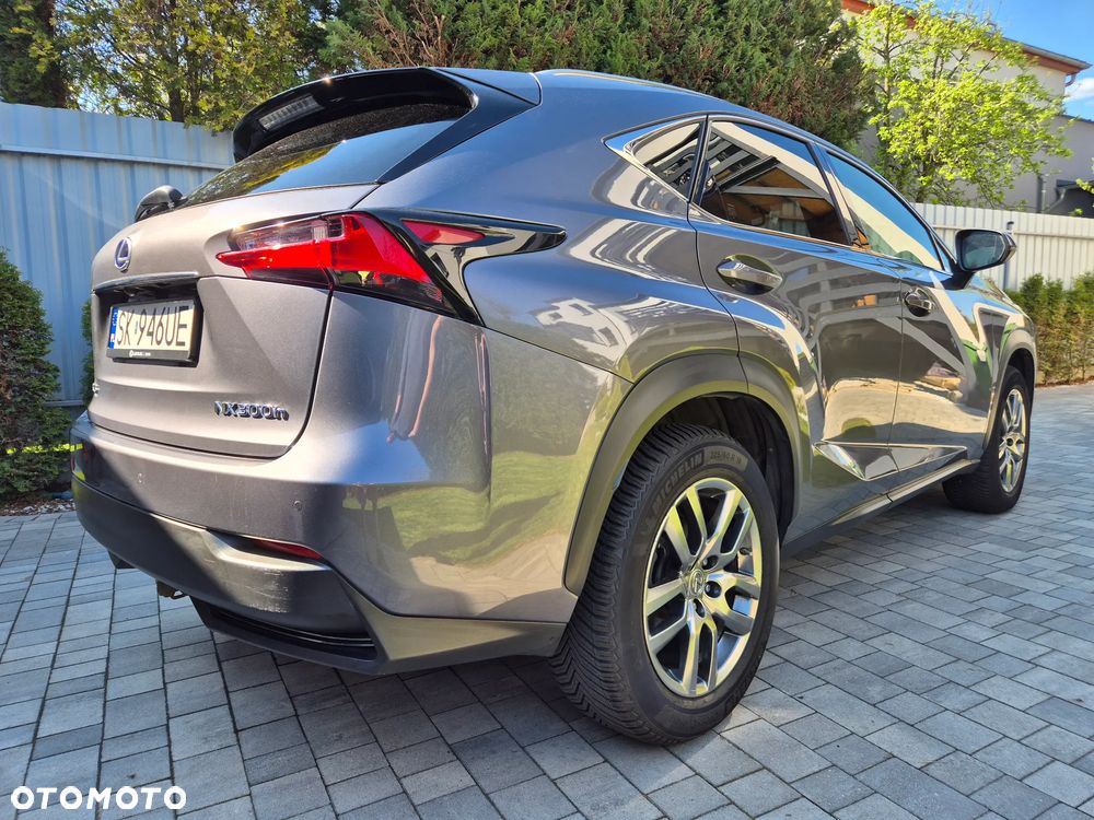 Lexus NX 300h Business Edition AWD - 3